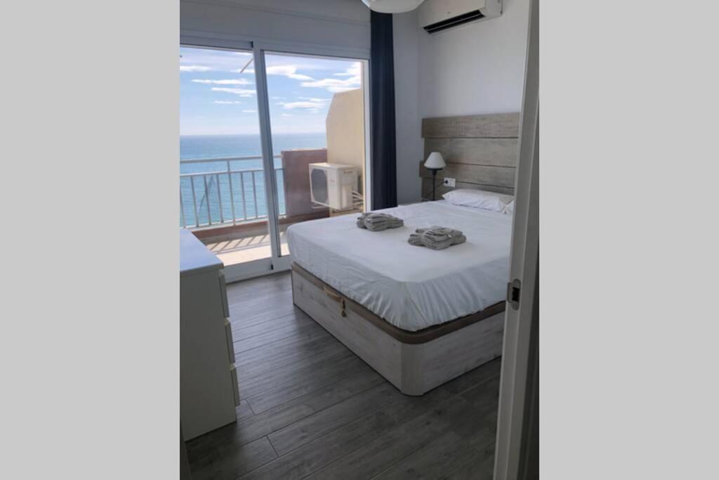 Mediterranean Suite First Line Beach Costa Del Sol フエンヒロラ エクステリア 写真